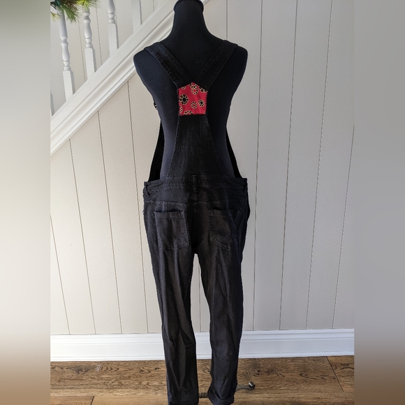 SOLD Upcycled black denim overalls - Picture 4 of 9